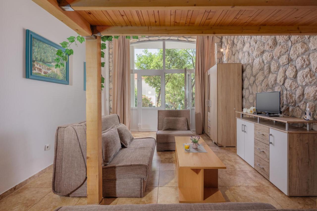 Apartments Tommi Dramalj Ngoại thất bức ảnh
